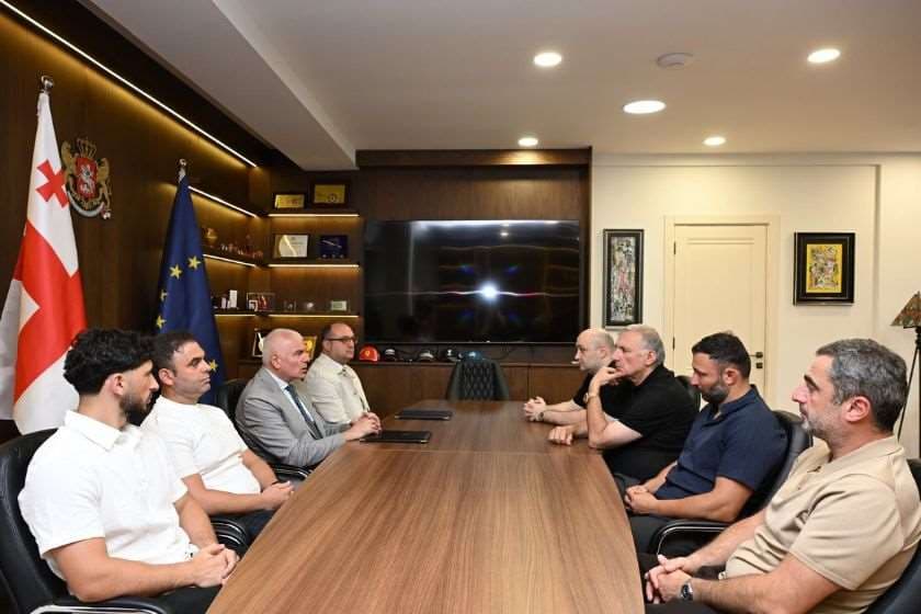 სპორტის მინისტრი საქართველოს ტაილანდური კრივის ეროვნული ფედერაციის წარმომადგენლებს შეხვდა