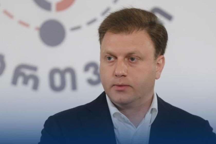 ვატო შაქარიშვილი: იკითხებოდა, რომ აფხაზეთთან დაკავშირებით, უცხოური აგენტურის მოღალატეობრივ კამპანიას ექნებოდა კულმინაცია და ეს გააკეთეს კოლექტიურმა გვარამიებმა, რომლებმაც აფხაზეთის საკითხს ქვეყნის განვითარების შემაფერხებელი ფაქტორი უწოდეს და მისი, როგორც „ტრავმული მეხსიერების“ დავიწყება, პრაგმატულ ნაბიჯად წარმოაჩინეს