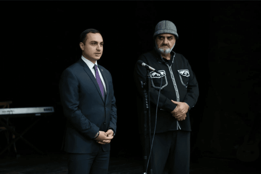 გიორგი ჯინჭარაძე მესტიაში აფხაზეთის შემოქმედებითი კოლექტივების კონცერტს დაესწრო