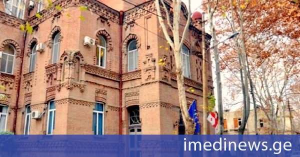განათლების სამინისტრო: რუსთაველის გამზირზე მიმდინარე სარეაბილიტაციო სამუშაოების გათვალისწინებით, თბილისის N47 საჯარო სკოლა და თბილისის კლასიკური გიმნაზია 15 სექტემბერს სასწავლო პროცესს ჰიბრიდულ ფორმატში დაიწყებენ