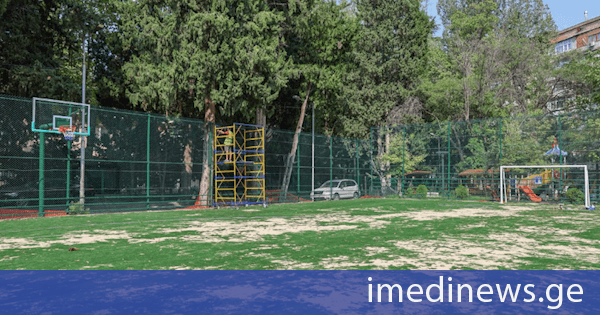 დიღმის მასივის მე-2 კვარტალის N8 კორპუსთან სპორტული მოედნის სრული რეაბილიტაცია მიმდინარეობს