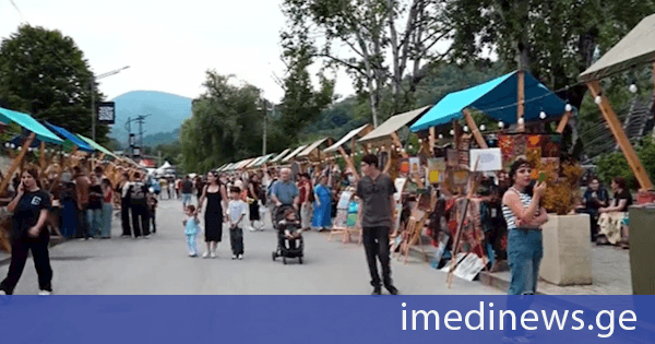 ტრადიციები, კულტურული მემკვიდრეობა და საკუთარ ფესვებთან დაბრუნება - ამბროლაური სახალხო დღესასწაულ „ფუძეობა 2026“-ს მასპინძლობს. საპატიო მოქალაქეების დაჯილდოების ცერემონია პრემიერ-მინისტრის მონაწილეობით. „ქრონიკის“ სიუჟეტი