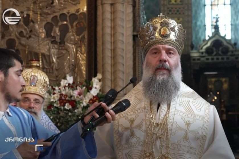 ღვთისმშობლის მიძინების დღესასწაული ტაძრებში სადღესასწაულო ლიტურგიით აღინიშნა. „ქრონიკის“ სიუჟეტი