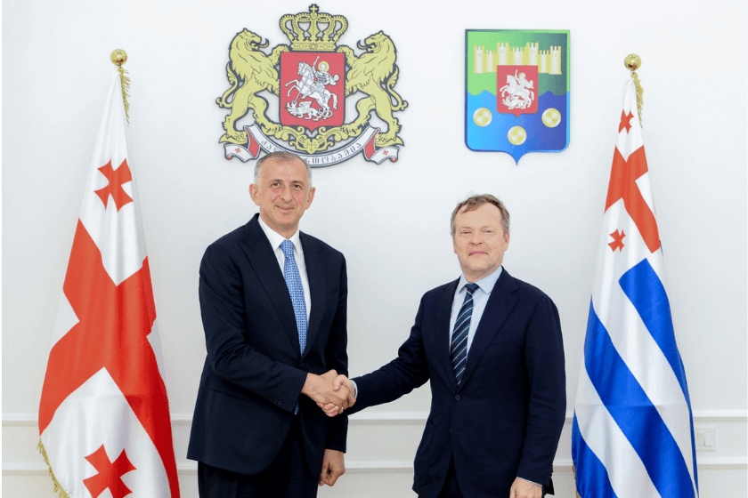 აჭარის მთავრობის თავმჯდომარე ზურაბ პატარაძე ეუთოს (OSCE) უმაღლეს კომისარს, კრისტოფ კამპს შეხვდა