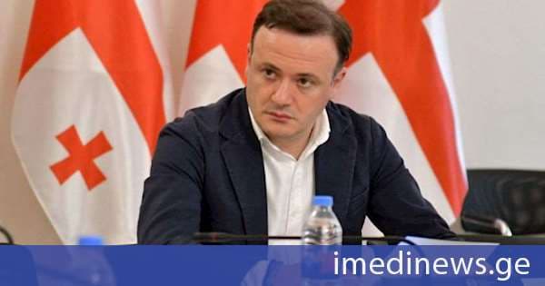 ირაკლი ზარქუა: რაც დღეს გერმანიას სჭირს, ეს არის გერმანიის კანცლერის, მერცის პოლიტიკის პირდაპირი დამსახურება. როდესაც უცხო ქვეყნის ინტერესებს ატარებ, მერე დაგემართება ის, რაც დაემართა - არჩევნები მოახლოებულია და ვინც პოლიტიკური კონკურენტები არიან, თურმე, უნდა დააჭერინონ ან საერთოდ აკრძალონ