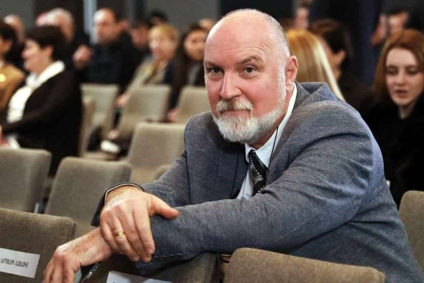 დავით ქართველიშვილი უკრაინაში ომის შეწყვეტის შესახებ მოლაპარაკებებზე: ვაშინგტონი შეეცდება შუალედური შეთანხმებების მიღწევას და მოსკოვისა და კიევის სამმხრივ ფორმატში დაბრუნებას