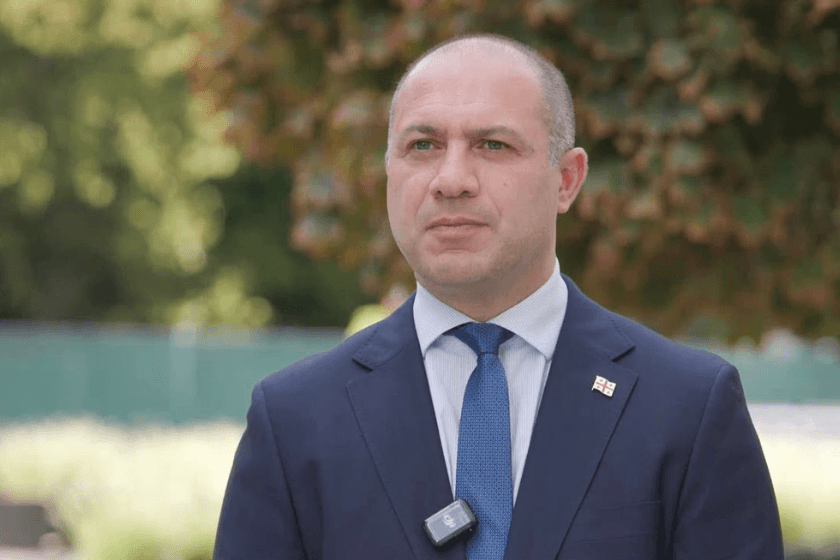 გივი მიქანაძე: შემოდგომით პარლამენტს მივმართავთ მთავრობის საკანონმდებლო ინიციატივით, რომლითაც გვინდა პროფესიული სწავლების გარკვეული პროგრამები, მისი კრედიტები აღიარებული იყოს და ჩაითვალოს უმაღლესის შესაბამის მიმართულებებში. ამით პროფესიულის იმიჯის წამოწევა გვინდა
