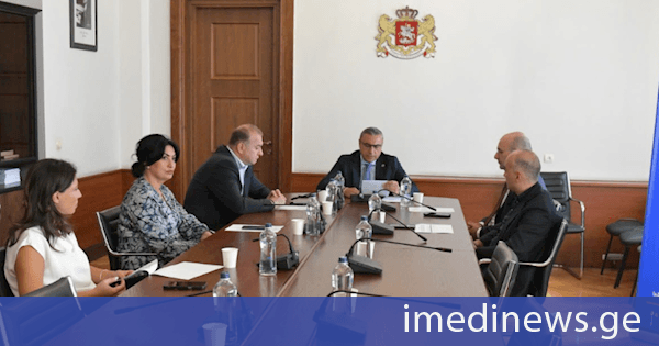 საპროცედურო საკითხთა კომიტეტმა არანაკლებ 25 000 ამომრჩევლის ინიციატივით, კანონპროექტის წარდგენის უფლების განხორციელების მიზნით, საინიციატივო ჯგუფის მიერ შეგროვებული ხელმოწერების ნამდვილობის საკითხი განიხილა