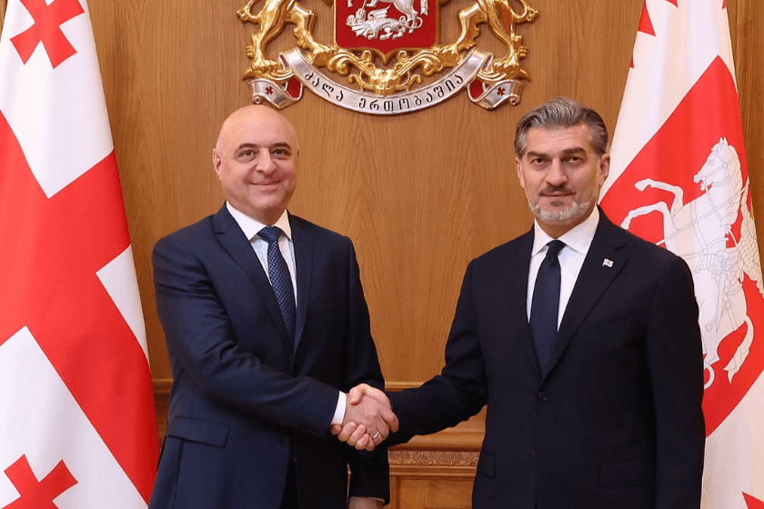 საქართველოს პრეზიდენტი აზერბაიჯანის რესპუბლიკაში საქართველოს ახლად დანიშნულ საგანგებო და სრულუფლებიან ელჩ გიორგი ზაქარაშვილს შეხვდა