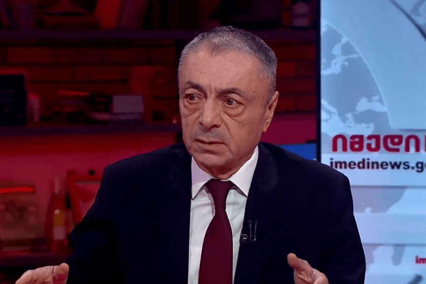 თენგიზ შარმანაშვილი საკონსტიტუციო სარჩელზე: ალიანსები შექმნეს და თავისი მიზნები არც დამალეს - არაკონსტიტუციური გზებით ხელისუფლების ჩამოშორება. შემდეგ დაიწყეს არაკანონიერი ფულის ათვისება შიდა პოლიტიკურ საკითხებში და ჩვენ ამის მტკიცებულებები გაგვაჩნია. ზოგიერთი მტკიცებულება თვითონ შეგვაქმნევინეს. ფონდებს უხდიდნენ მადლობებს, რომ რა კარგი ქენით, რომ თანხები გადმოგვირიცხეთ, როდესაც ადგილობრივ არჩევნებში გავდიოდითო