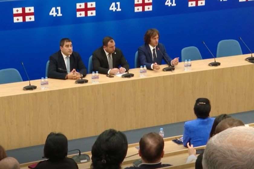 საგარეო დაფინანსების გამჭვირვალობა და საერთაშორისო პრაქტიკა - მმართველი გუნდი უცხოური გავლენების გამჭვირვალობის შესახებ საკანონმდებლო ჩარჩოს მნიშვნელობაზე ყურადღებას ამახვილებს. „ქრონიკის“ სიუჟეტი