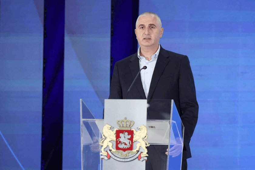 ლაშა ხუციშვილმა საბაჟო დეპარტამენტის თანამშრომლებს პროფესიული დღე მიულოცა