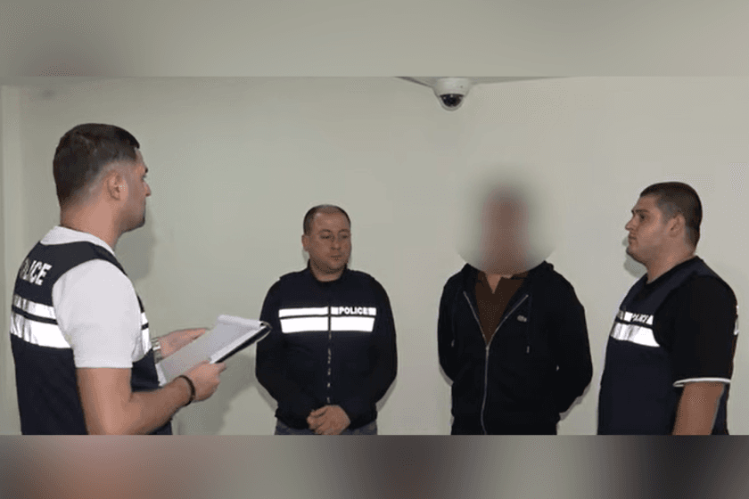 სამართალდამცველებმა არასრულწლოვნების მიმართ ჯგუფურად განხორციელებული დამამცირებელი და არაადამიანური მოპყრობის, ასევე, ანალოგიური დანაშაულის ორგანიზების ბრალდებით ერთი პირი დააკავეს