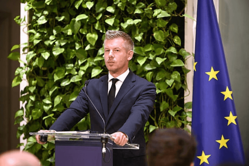 DW: უკრაინასთან ევროკავშირში გაწევრიანების შესახებ მოლაპარაკებების ოთხი კლასტერის გახსნას მხოლოდ უნგრეთი ბლოკავს