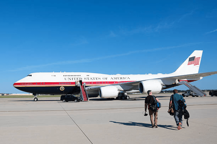 The Washington Post: თეთრმა სახლმა CNN-ს ტრამპთან ერთად თვითმფრინავში მგზავრობა აუკრძალა
