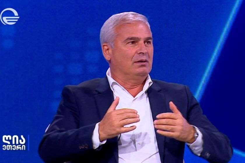 ირაკლი ქადაგიშვილი: ფერმერთა რეგისტრაციის ახალი სისტემა სწორედ იქითკენ არის მიმართული, რომ მევენახეობა-მეღვინეობისთვის კიდევ დამატებითი კომპლექსური პროგრამები შემოვიდეს, რომ ყურძენი მივიდეს თავის რეალურ დანიშნულებამდე - არა უბრალოდ ჩაბარება, არამედ ღვინის მიღება