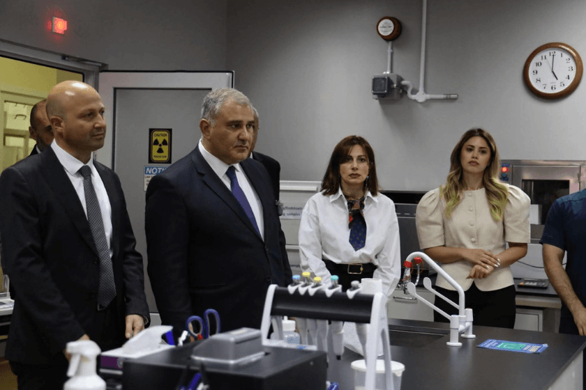 სომხეთში ოფიციალური ვიზიტის ფარგლებში მიხეილ სარჯველაძე სომხეთის ჯანდაცვის მინისტრ ანაჰიტ ავანესიანს შეხვდა
