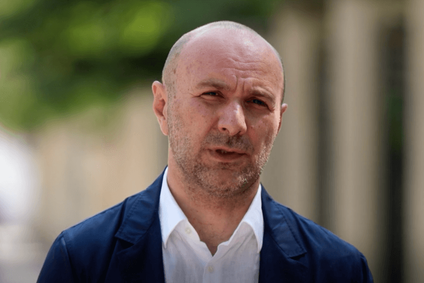 აკაკი ალადაშვილი: როდესაც საზოგადოება გახლეჩილია, ერთმანეთს ლანძღავს, აგინებს, შეურაცხყოფს, არ ჰყავს ადამიანები, რომლებიც მისთვის მისაბაძია, ასეთი საზოგადოება არის ძალიან ადვილი სამართავი. ეს არის ამ სიძულვილის კამპანიის მიზანიც