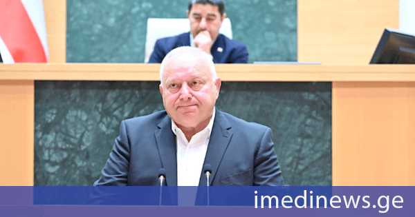 81 000 მოქალაქე ქონების გადასახადისგან თავისუფლდება - პარლამენტმა დაამტკიცა ცვლილებები, რომლის მიხედვითაც ქონების გადასახადზე 40 000-ლარიანი ზღვარი უქმდება და ქონების გადასახადის ვალდებულება მხოლოდ იმ მოქალაქეებზე გავრცელდება, რომელთა წლიური შემოსავალი 100 ათასი ლარი ან მეტია