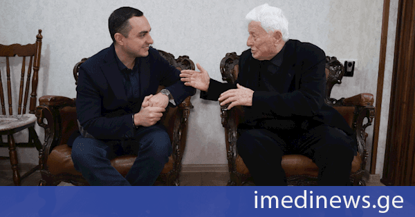 გიორგი ჯინჭარაძემ აფხაზეთიდან დევნილ 100 წლის ვეტერანს დაბადების დღე მიულოცა