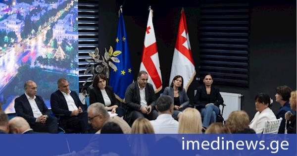 გივი მიქანაძემ და რევაზ სოხაძემ ქალაქ რუსთავის სასკოლო საზოგადოების წარმომადგენლებთან შეხვედრა გამართეს