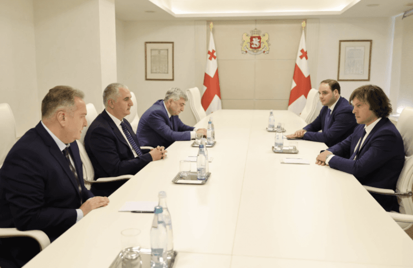 ფინანსთა სამინისტროს შემოსავლების სამსახურს - მამუკა ბარათაშვილი, ხოლო საგამოძიებო სამსახურს მერაბ გამყრელიძე უხელმძღვანელებს