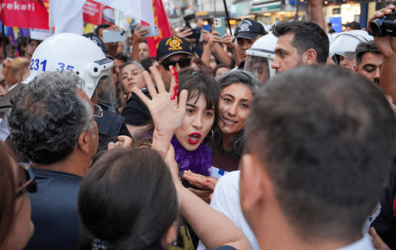 თურქეთში LGBTQ+ ჯგუფების მხარდამჭერ აქციაზე პოლიციამ 150-ზე მეტი ადამიანი დააკავა