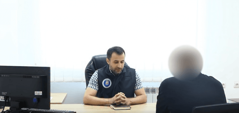 ვიდეოზარით საუბრისას, არასრულწლოვანს სთხოვდა შიშველი სხეულის ჩვენებას - დააკავეს 1 პირი