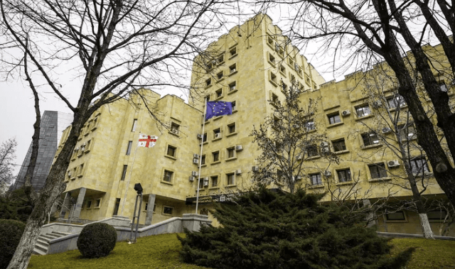 დაზარალებულების კუთვნილ 90 500 ლარი მოტყუებით მიისაკუთრა - 1 პირს ბრალდება წარედგინა