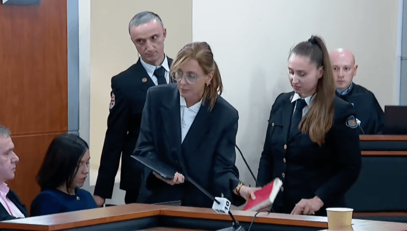 ხატია დეკანოიძემ ივანიშვილის დაბარების შუამდგომლობა დააყენა, მოსამართლემ დარბაზიდან გააძევა