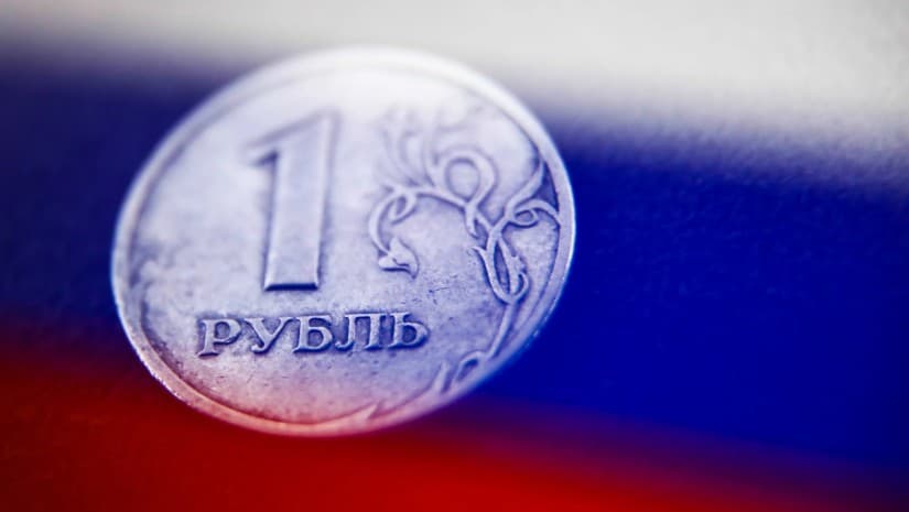 რუსული რუბლი 2022 წლის შემდეგ ყველაზე მკვეთრად გაუფასურდა