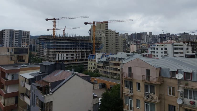 თბილისში ბინების გაყიდვები 35%-ით, ხოლო ფასი 13.5%-ით გაიზარდა - Colliers-ის მონაცემები