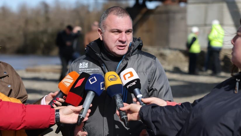 "საგზაო ინფრასტრუქტურის მშენებლობის ტემპის შენელებაზე საუბარი უბრალოდ არასერიოზულია" - რევაზ სოხაძე