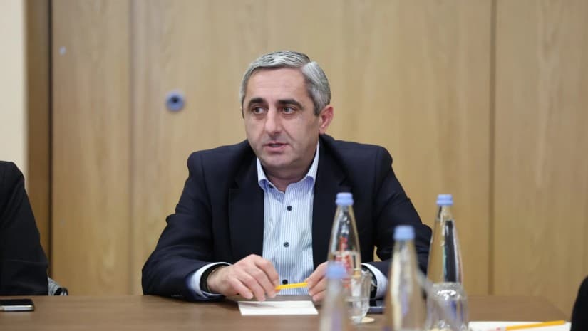 რა ქონებას ფლობს სამსახურებრივი უფლებამოსილების ბოროტად გამოყენებისთვის გასამართლებული RS-ის უფროსის ექსმოადგილე?
