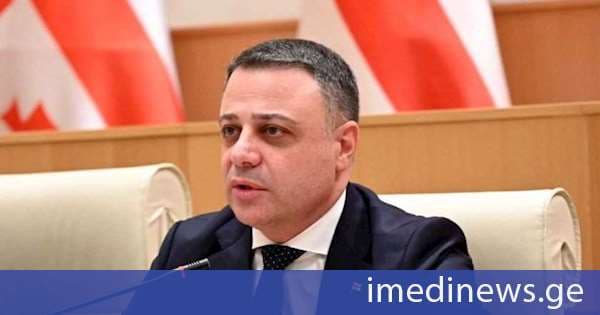 ალუდა ღუდუშაური ოპოზიციაზე: სინამდვილეში ეს არანაირი ალიანსი არ არის. ეს არის ერთი ხელმძღვანელის და დირექტივის მიმცემის ხელწერა და როლები არის გადათამაშებული. იქ არავინ არის ახალი შემოქმედებითი პირი