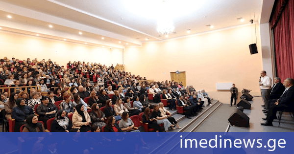 გივი მიქანაძემ ახმეტის მუნიციპალიტეტში საჯარო სკოლების მოსწავლეთა მშობლებთან შეხვედრა გამართა