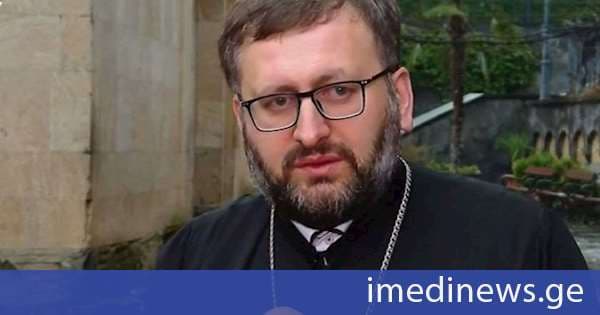მამა გიორგი ვაშალომიძე ინტრონიზაციის დეტალებს განმარტავს