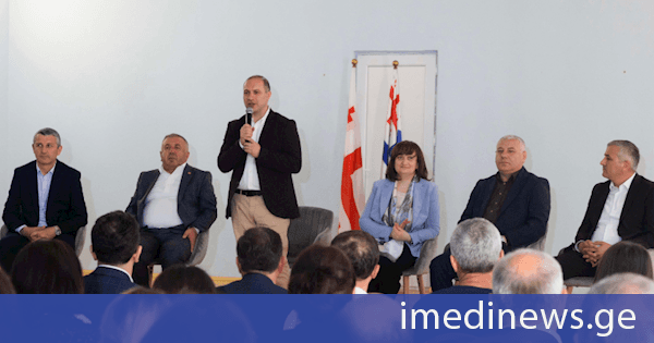 გივი მიქანაძე შუახევის მუნიციპალიტეტში საჯარო სკოლის პედაგოგებსა და მოსწავლეთა მშობლებს შეხვდა