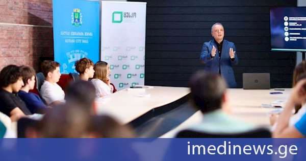 ცესკომ ქუთაისსა და ზესტაფონში ახალგაზრდებთან საინფორმაციო შეხვედრები გამართა