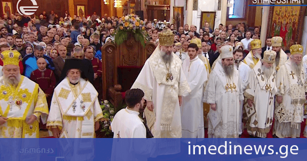 საქართველოს კათოლიკოს-პატრიარქი შიო მესამე სამების ტაძარში პირველ სადღესასწაულო წირვას აღავლენს. LIVE