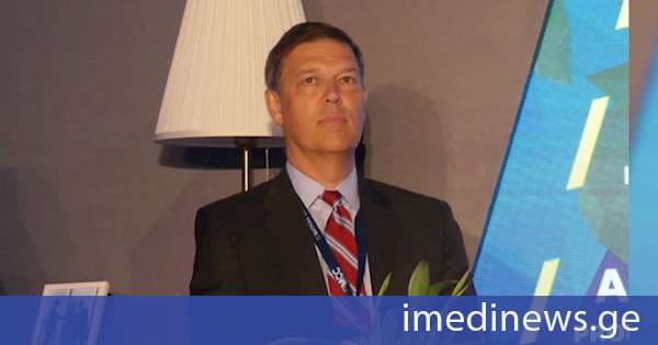 ჯორჯ ბიბი: მგონია, რომ ევროპელები უფრო დაინტერესებულნი არიან საქართველოზე პოლიტიკური მიზნებით ზეწოლით, ვიდრე მისი გაწევრიანების პროცესის აჩქარებით - ეს არასწორი პოლიტიკაა ევროკავშირის მხრიდან, მაგრამ ეს გახლავთ რეალობა