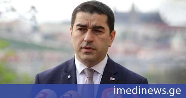 შალვა პაპუაშვილი: კოლონიალური მიდგომაა ტერმინოლოგია, რომელსაც ზოგიერთი სახელმწიფო ირჩევს, რომ ქართველ ხალხს, 3000-წლოვანი სახელმწიფოებრიობით მიგვიჩნევენ მეორეხარისხოვან ადამიანებად, რომლებიც ცხოვრობენ ჯგუფურად ტერიტორიაზე და ხინკალს, ხაჭაპურს ვუმზადებთ, როცა ჩამოდიან