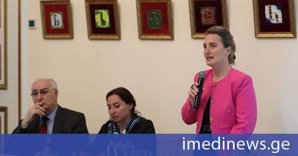 ქალთა და ბავშვთა საკითხებზე მომუშავე პარლამენტის დროებითი კომისიის ორგანიზებით, ეროვნულ სასახლეში, პროექტის „გმირის დღე“ პრეზენტაცია გაიმართა