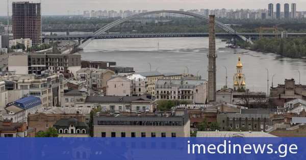 რუსეთის საგარეო საქმეთა სამინისტრო უცხო ქვეყნის მოქალაქეებს, მათ შორის დიპლომატიური მისიებისა და საერთაშორისო ორგანიზაციების პერსონალს, მოუწოდებს, რაც შეიძლება მალე დატოვონ კიევი