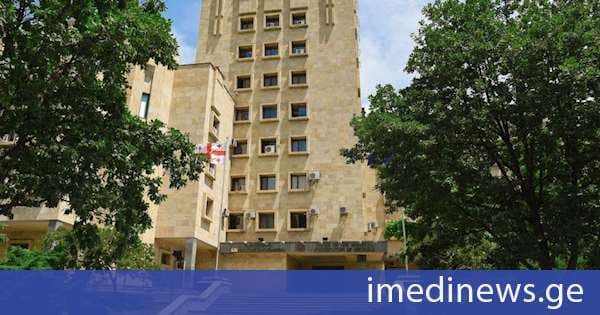 პროკურატურის მიერ წარდგენილი მტკიცებულებების საფუძველზე თბილისის საქალაქო სასამართლომ განზრახ მკვლელობის მცდელობის ფაქტზე ბრალდებულს 18 წლით თავისუფლების აღკვეთა განუსაზღვრა