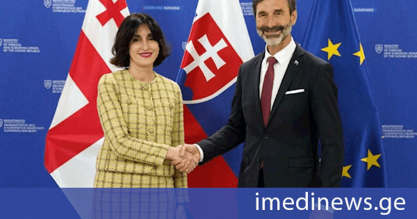 იურაი ბლანარი ბოჭორიშვილს: თქვენო აღმატებულებავ, ნება მომეცით გულითადად მოგილოცოთ თქვენ და საქართველოს ყველა მოქალაქეს საქართველოს დამოუკიდებლობის დღე