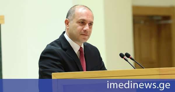 გივი მიქანაძე: ჩვენთვის მნიშვნელოვანია სახელმწიფოებრივად მოაზროვნე, სათანადო ღირებულებების მქონე თაობის ჩამოყალიბება - ადამიანები, რომლებიც ერთდროულად იზრუნებენ საკუთარ განვითარებასა და საზოგადოების კეთილდღეობაზე. სწორედ ამას ემსახურება ზოგადი განათლების სისტემის რეფორმა