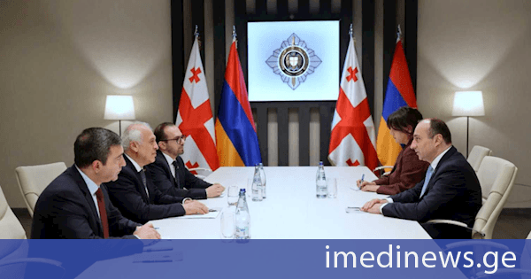 სახელმწიფო უსაფრთხოების სამსახურის უფროსი გეკა გელაძე სომხეთის ელჩს აშოტ სმბატიანს შეხვდა
