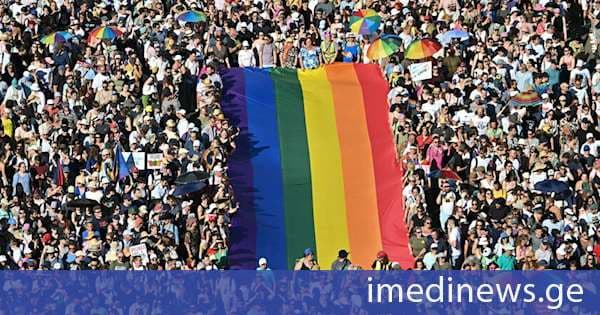 POLITICO: უნგრეთის პოლიციამ განაცხადა, რომ ივნისში დაგეგმილ პრაიდში მონაწილეობის მიღებას არავის აუკრძალავს - ეს ნაბიჯი ქვეყანაში LGBTQ+ პოლიტიკის ცვლილებაზე მიანიშნებს მას შემდეგ, რაც პეტერ მადიარი ქვეყნის მთავრობას ჩაუდგა სათავეში