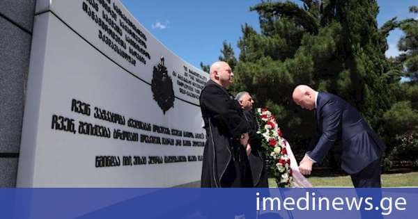 სულხან თამაზაშვილმა სამსახურებრივი მოვალეობის შესრულების დროს დაღუპული პოლიციელების მემორიალი გვირგვინით შეამკო